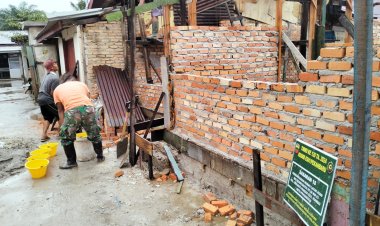 Zona Banjir, Satgas Pra TMMD Bangun Pondasi Lantai RTLH Posisi Tinggi