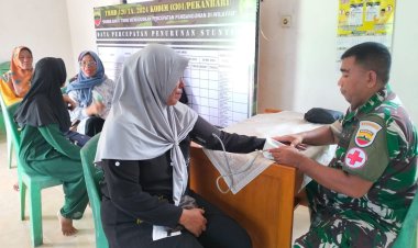 Peduli Terhadap Kesehatan Warga di Lokasi TMMD, Tim Kesehatan Dari RST Laksanakan Pengecekan Kesehatan.