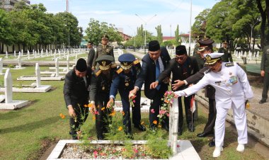 Dandim 0301/Pbr Hadiri Upacara Ziarah Nasional dalam rangka Hari Pahlawan Ke-79