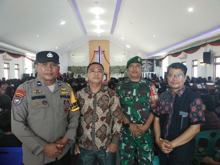 Wujud Toleransi, Babinsa Kawal Ibadah Jumat Agung di Gereja Methodist Pekanbaru