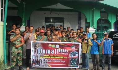 Sinergi Kodim 0301/Pekanbaru dan PTPR Bersihkan Masjid Subulussalam