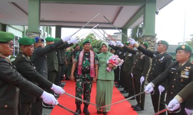 Dandim Hadiri Apel Penyerahan Pasukan dan Pelepasan Brigjen TNI Sugiyono di Makorem 031/WB