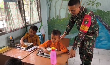 Sinergitas TNI Dengan Dunia Pendidikan Salurkan MBG di SDN 100 Pekanbaru