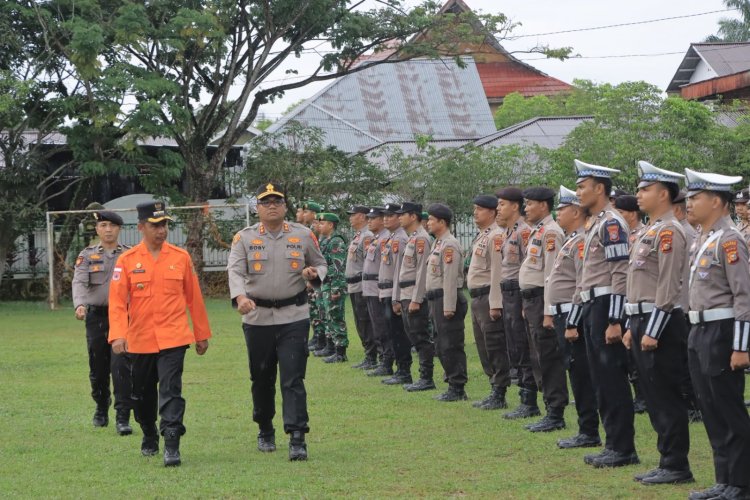 Hujan Berkah, Semangat Siaga! Bupati dan Kapolres Kampar Pimpin Apel Kesiapsiagaan Banjir, Perkuat Koordinasi Hadapi Bencana!"