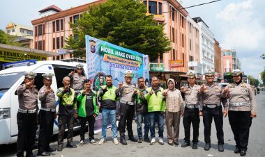 Ditlantas Polda Riau Apresiasi Ojol Tertib Lalu Lintas lewat Program Mobil Make Over