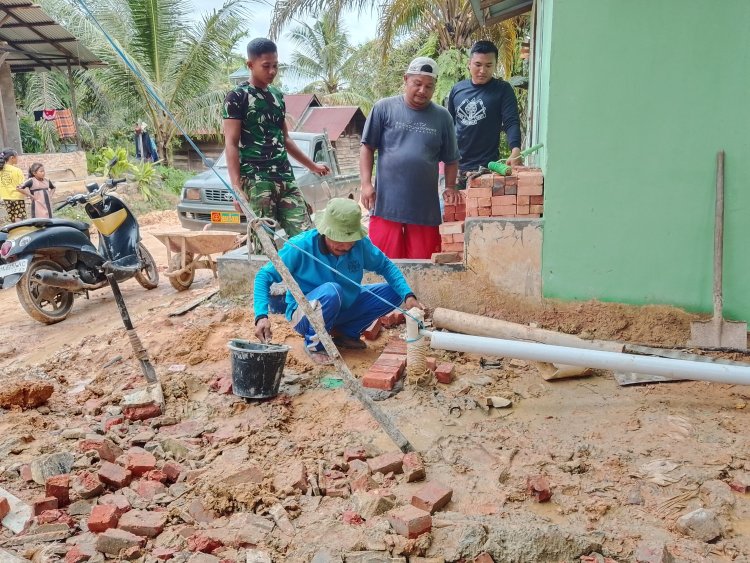 TMMD ke-127 Kodim 0301/Pekanbaru Bangun Tapak Sumur Bor di Posyandu Kasih Ibu Tenayan Raya