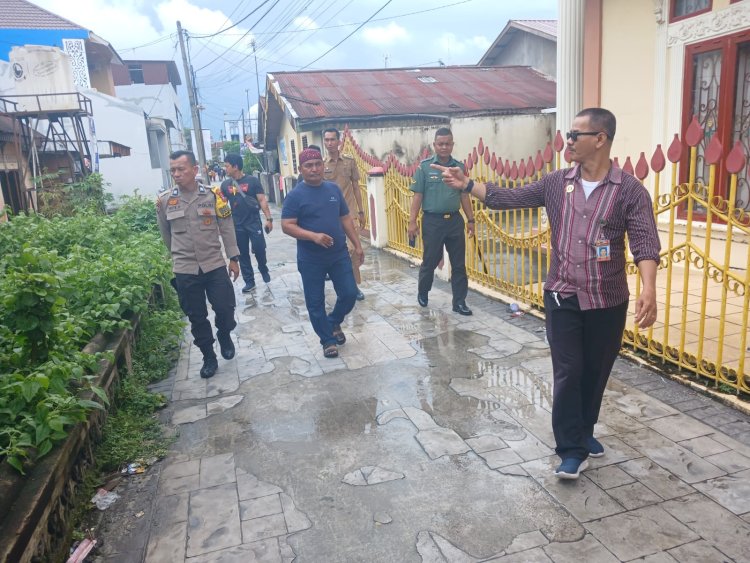 Koramil 02/Kota Bersama Tiga Pilar kelurahan Monitoring Titik Rawan Banjir