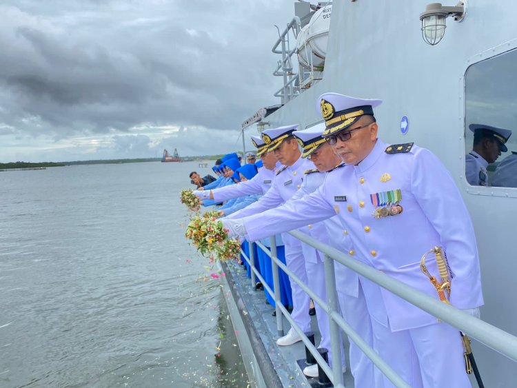 Mengenang Kepahlawanan Pejuang Laut, Pangkalan TNI AL Lanal Ranai Laksanakan Upacara Tabur Bunga di Dermaga Posal Penagi