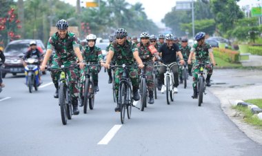 Dandim 0301/Pbr Laksanakan Patroli Pemilu Bersama Dandrem 031/WB dengan Bersepeda