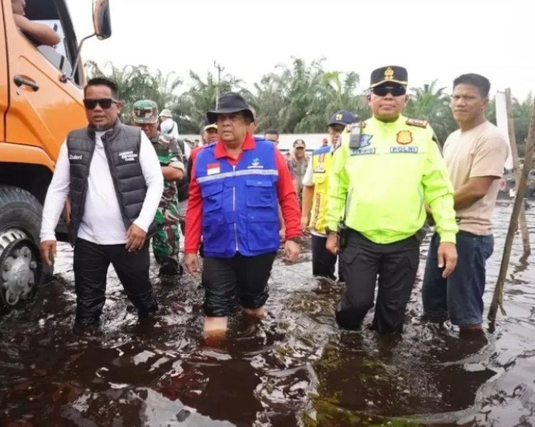 Pemprov Riau Bersama BPJN Berkolaborasi Dua Metode Terkait Penanganan Banjir di Jalan Lintas Pelalawan