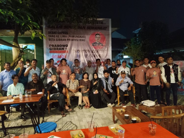 Nonton Bareng Debat Capres Pamungkas Bersama Relawan BETA Gibran dan Octaviani Putri Pertiwi
