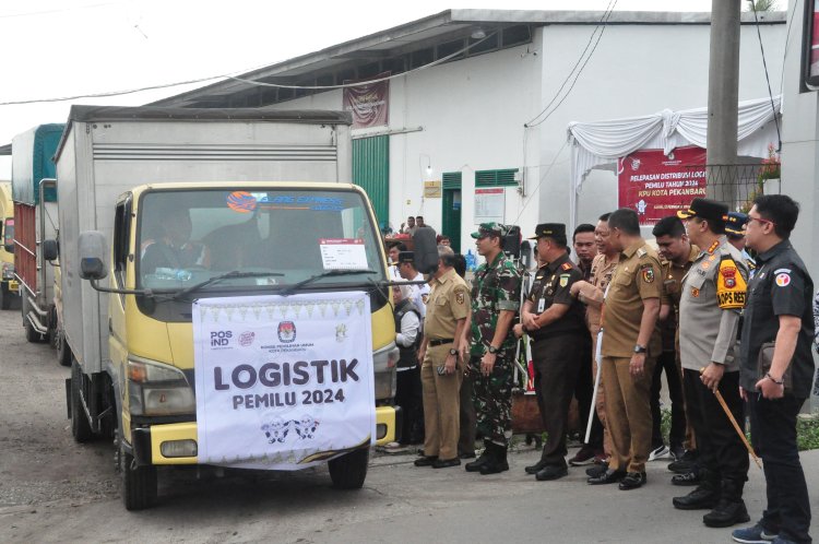Dandim 0301/Pbr Hadiri Pelepasan Pendistribusian Logistik Pemilu Tahun 2024