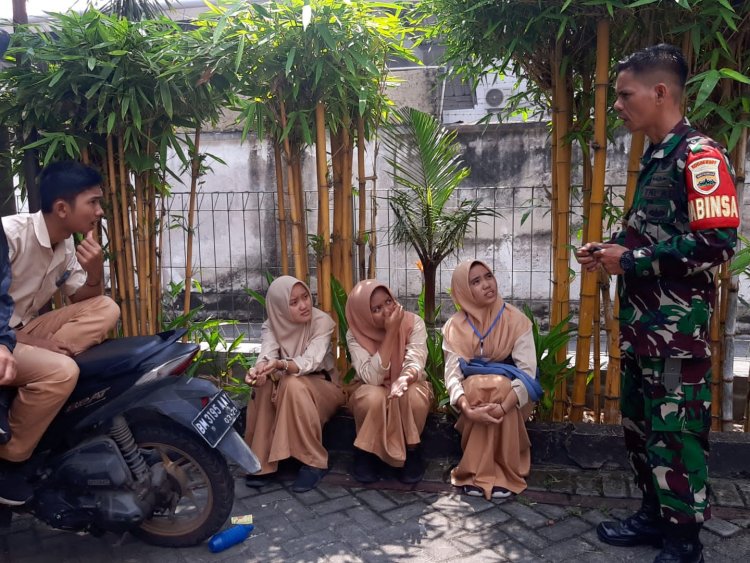 Babinsa Kodim 0301 Gugah Pelajar Terus Fokus Kejar Cita Cita