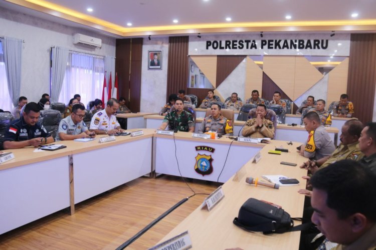 Dandim 0301/Pekanbaru Hadiri Rapat Lintas Sektoral Operasi Ketupat Lancang Kuning
