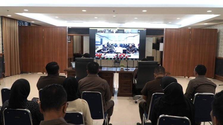 Kajati Riau mengikuti Kegiatan Kunjungan Kerja (Kunker) JAM Intelijen Kejaksaan Agung RI secara virtual