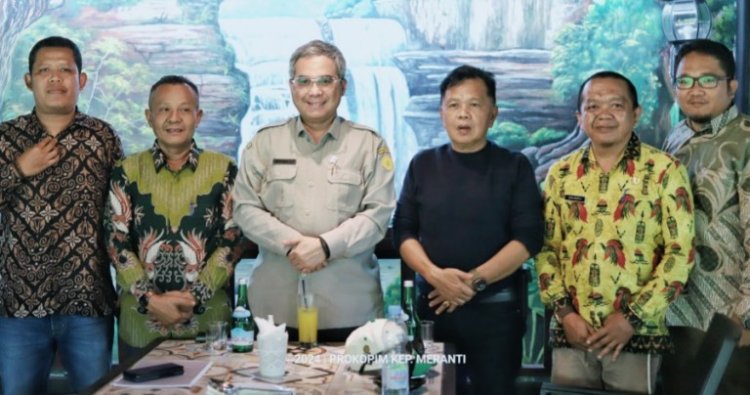 Audiensi Plt. Bupati H. Asmar Bersama Wakil Menteri Pertanian Harvick Hasnul Qalbi