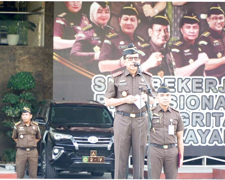 Kepala Kejaksaan Tinggi Riau Pimpin Upacara Dalam Rangka Hari Ulang Tahun PERSAJA ke-73