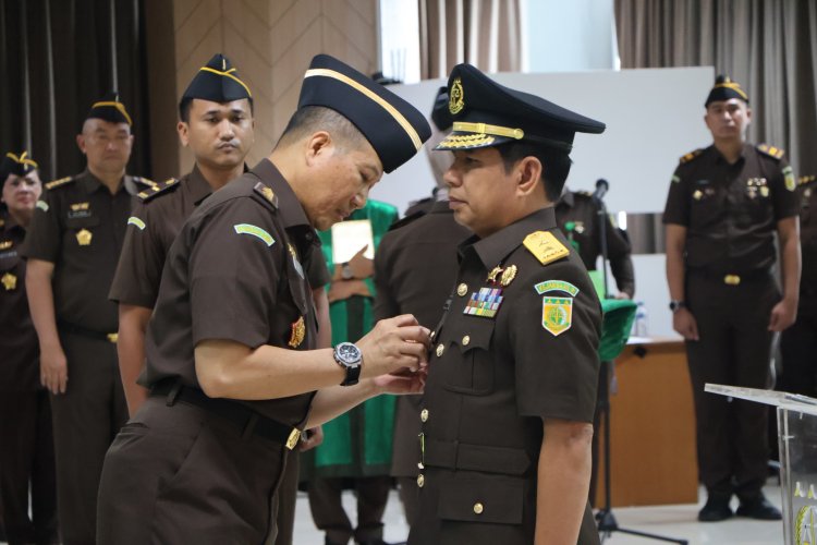 JAM-Pidmil Mayjen TNI Dr. Wahyoedho Indrajit Melantik Dan Mengambil Sumpah Laksamana Pratama TNI Effendy Maruapey, S.H., M.H. Sebagai Direktur Penindakan