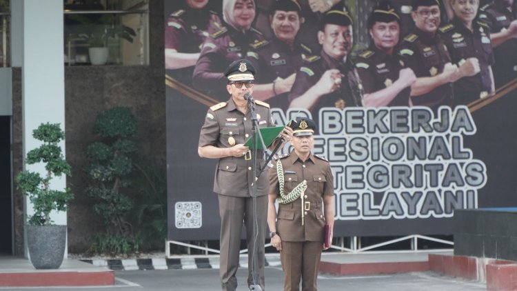 KEPALA KEJAKSAAN TINGGI RIAU PIMPIN UPACARA DALAM RANGKA HARI KEBANGKITAN NASIONAL KE-116