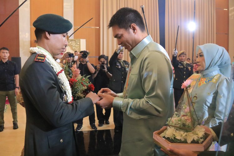 Dandim,0301/Pbr Dipercaya Jadi Inspektur Pernikahan Personil