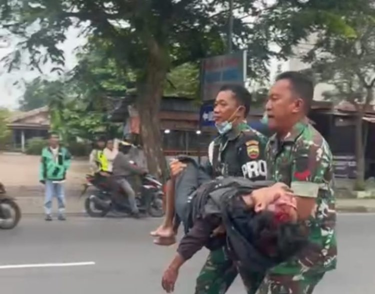 Terseret Mobil, Korban Lakalantas Langsung Dibawa Personil Kodim 0301 PBR ke UGD RS Awal Bros