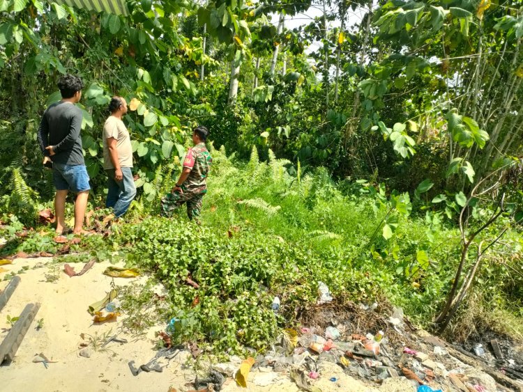 Masuki Musim kemarau,Babinsa Kodim/0301 Laksanakan Patroli Karlahut dan sampaikan Pesan Kemasyarakat