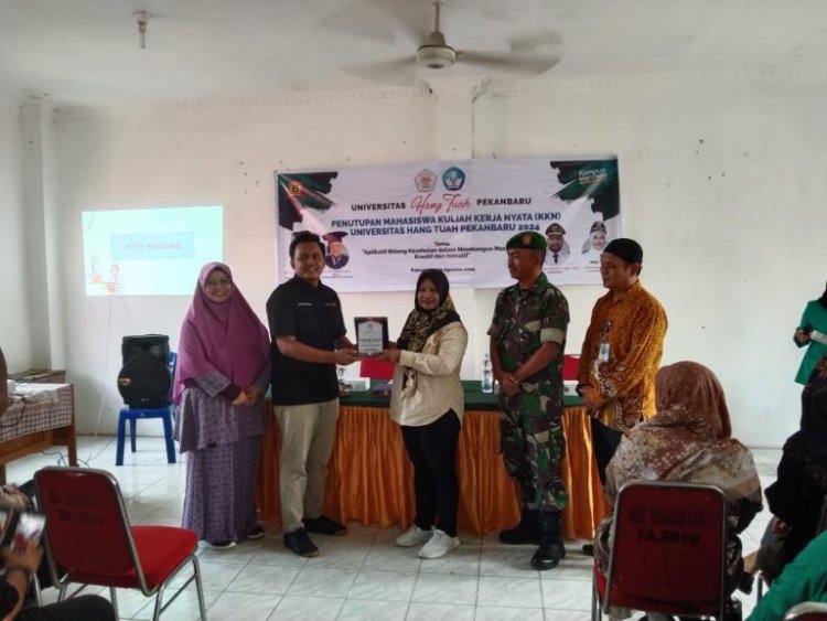 Babinsa Kel Mentangor Koramil 05/Sail Menghadiri Penutupan KKN Program Studi Mahasiswa Ilmu Keperawatan Universitas Hang Tuah