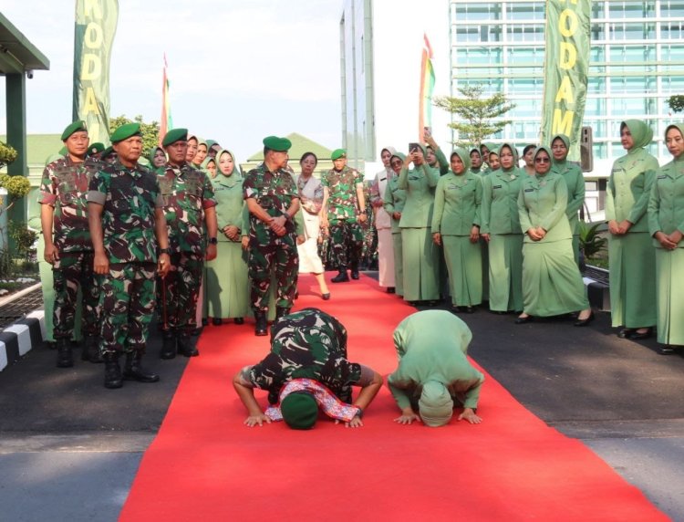Dihadiri Dandim 0301/Pbr,Pelepasan Tradisi Danrem 031/WB Diwarnai Rasa Haru