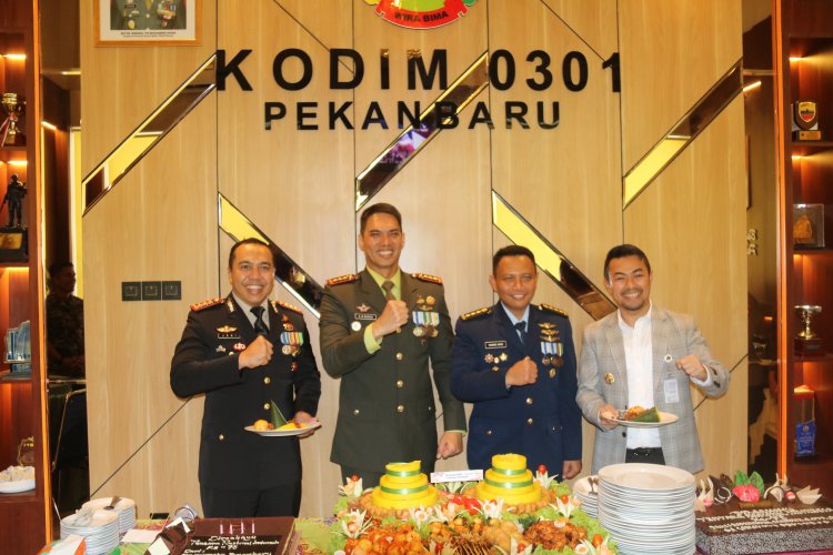 Dirgahayu TNI ke 79 Tahun 2024, Forkompinda Berikan Kejutan Kepada Dandim 0301 Pekanbaru