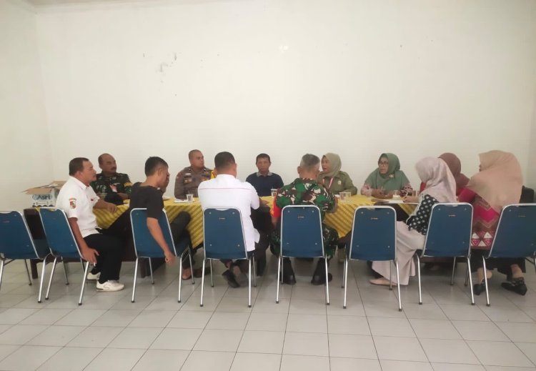 Babinsa Kodim 0301/Pbr Hadiri Musyawarah Kelurahan Tentang Data Masyarakat Miskin