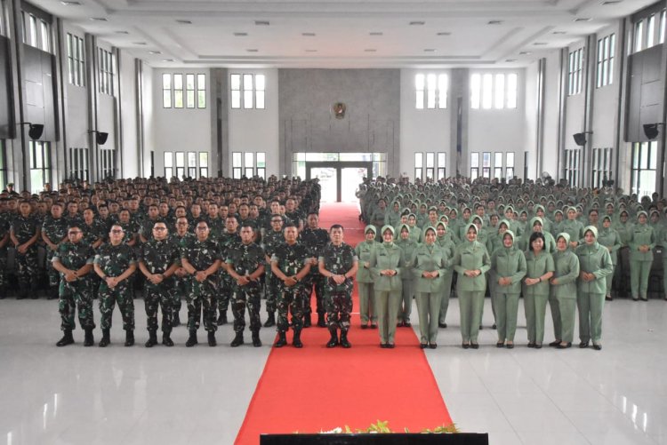 Dandim 0301/Pbr Ikuti Pengarahan Pangdam I/BB Saat Kunker ke Riau