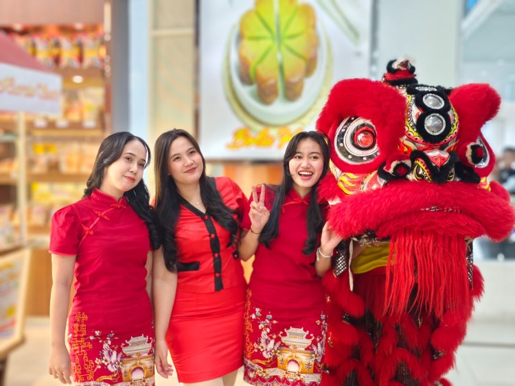 Atraksi Barongsai Meriahkan Perayaan Imlek 2025 di Bandara SSK II Pekanbaru