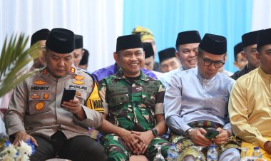 Sambut Idul Fitri 1446 H, Kasdim 0301/Pbr Hadiri Malam Pawai Takbir Akbar