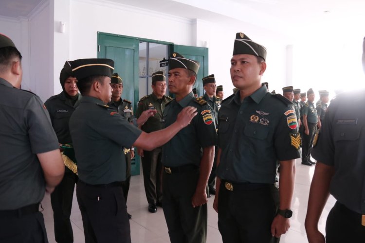 Kodim 0301/Pekanbaru Gelar Upacara Kenaikan Pangkat Periode 1 April 2025