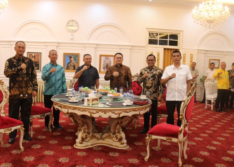Kasdim 0301/Pekanbaru Hadiri Silaturahmi Strategis Bersama Gubernur Riau dan UIR