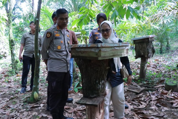 Kapolres Kampar Patroli Jelajah Desa, Jalin Sinergi dengan Petani Lebah di Hutan Kemasyarakatan Alam Mahligai
