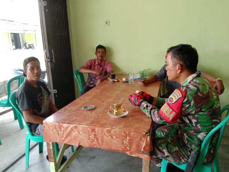 Babinsa Kodim 0301/Pbr Komsos Tentang Jaga Kamtibmas dan Daftar TNI Pada Generasi Muda