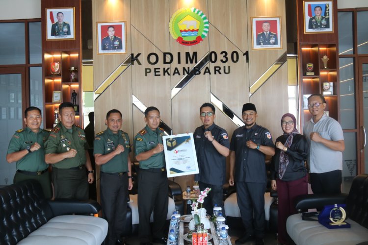 Kodim 0301/Pbr Terima Penghargaan dari Bawaslu atas Peran Aktif dalam Pilkada 2024