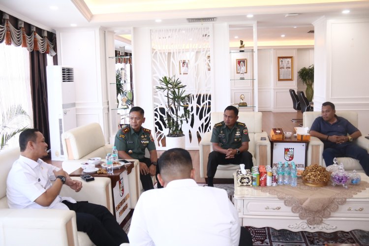Silaturahmi Hangat Dandim dan Walikota Pekanbaru: Perkuat Kolaborasi TNI–Pemkot