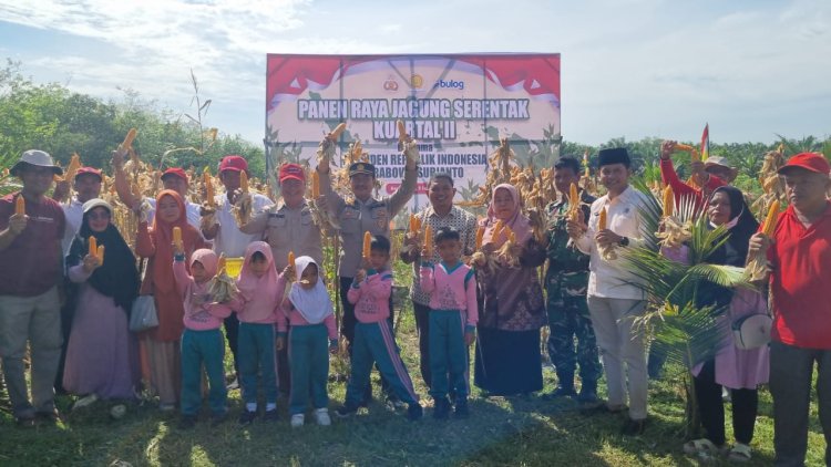 Polsek Tambang Dukung Swasembada Pangan Lewat Panen Raya Jagung Serentak di Desa Kampa