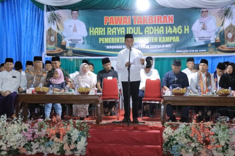 Gema Takbir di Bangkinang: Kapolres Kampar Hadir di Tengah Masyarakat