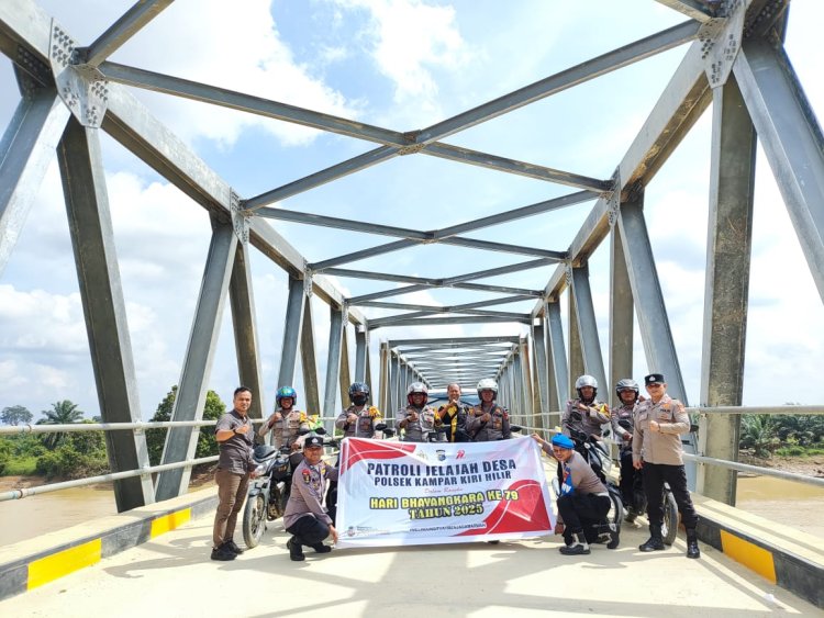 Menuju Rantau Kasih: Kapolsek Kampar Kiri Hilir Berbagi di Hari Bhayangkara ke-79