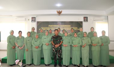 Dandim 0301/Pbr Hadiri Pertemuan Gabungan Persit KCK Cab L 