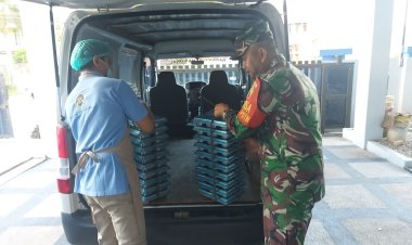 Babinsa Kodim 0301/Pbr Bantu Salurkan  Makan Bergizi di TK An Namirah