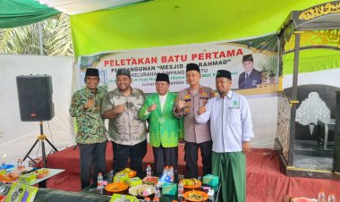 Ketua MUI Hadiri dan Letakkan Batu Pertama Pembangunan Masjid Ali Rahmad