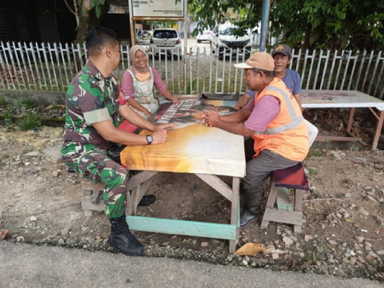 Babinsa Kodim 0301/Pbr Kolaborasi Dengan DLHK Guna Ciptakan Lingkungan Bersih