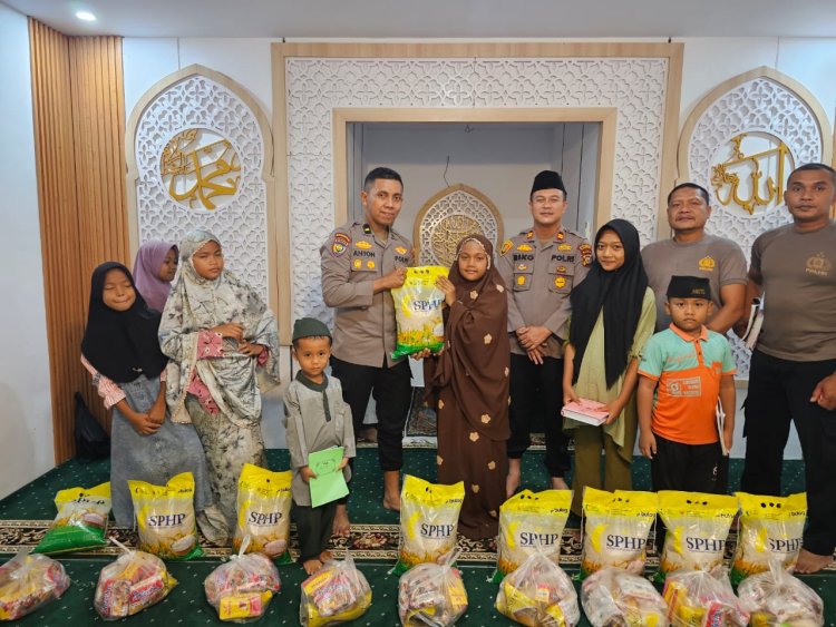 Akhir Tahun, Kapolsek Tapung Hulu Dan Jajaran Tunjukan Wajah Polri ke Anak Mengaji 