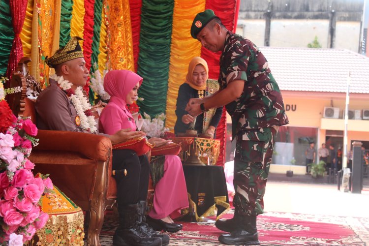 Wakili Dandim 0301/Pbr, Pasiops Hadiri Tradisi Farewell and Welcome Kapolresta Pekanbaru