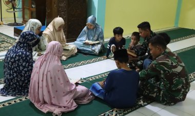 Kebersamaan di Bulan Suci, Satgas TMMD Tadarus Bersama Remaja Masjid