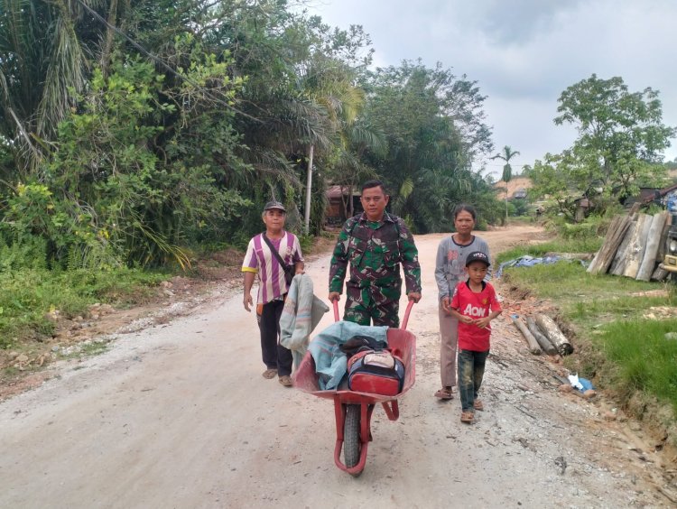 Aksi Sederhana yang Menghangatkan: Satgas TMMD Peduli Lansia